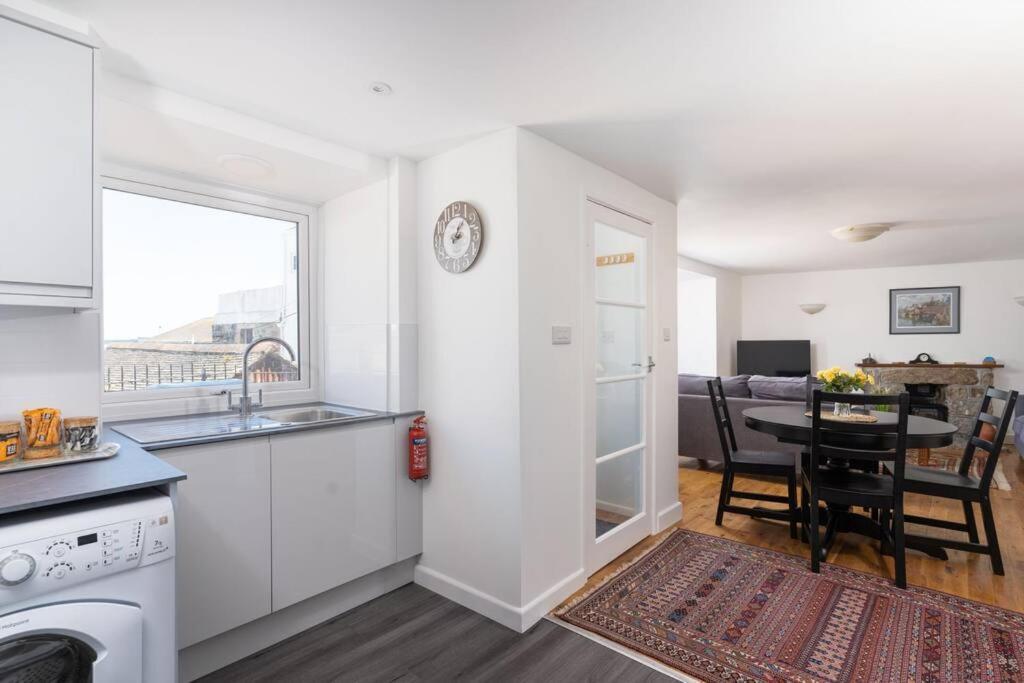 Charming 3 Bedroom Harbour Cottage With Parking Penzance Bagian luar foto