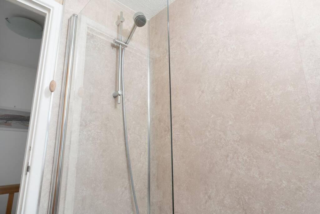 Charming 3 Bedroom Harbour Cottage With Parking Penzance Bagian luar foto
