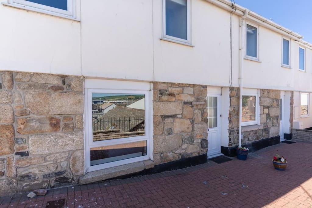 Charming 3 Bedroom Harbour Cottage With Parking Penzance Bagian luar foto
