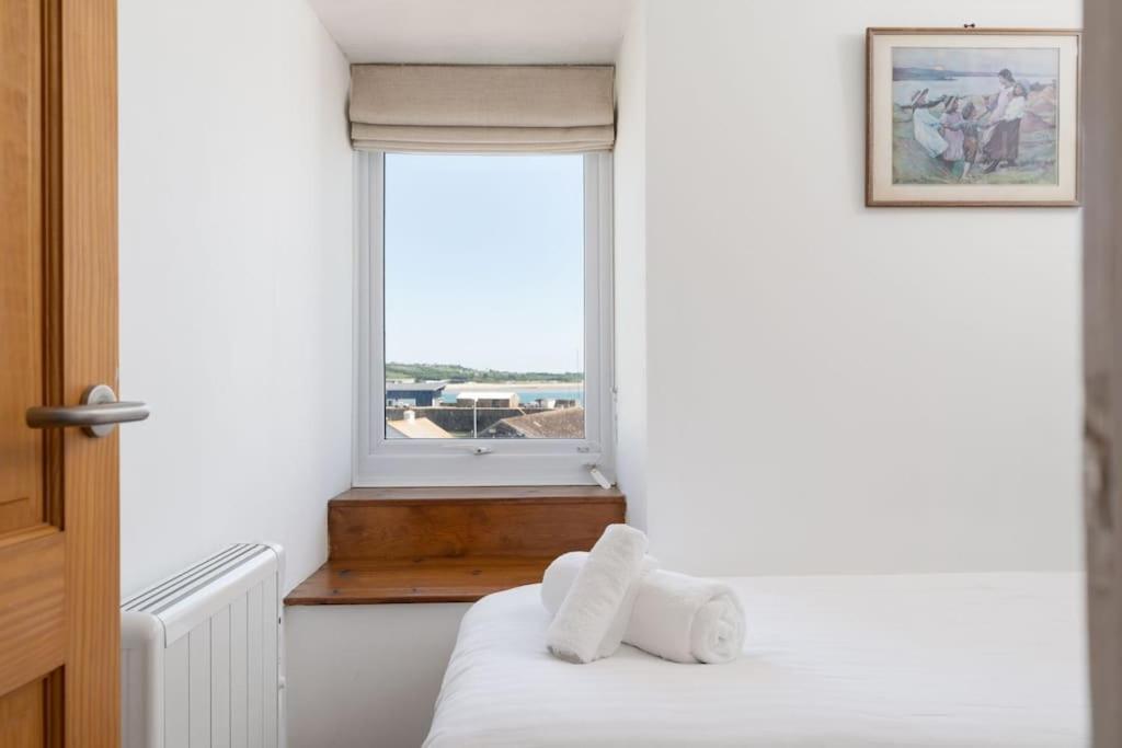 Charming 3 Bedroom Harbour Cottage With Parking Penzance Bagian luar foto