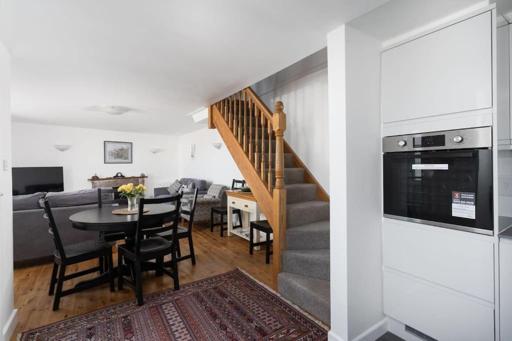 Charming 3 Bedroom Harbour Cottage With Parking Penzance Bagian luar foto