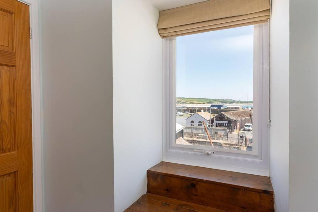 Charming 3 Bedroom Harbour Cottage With Parking Penzance Bagian luar foto